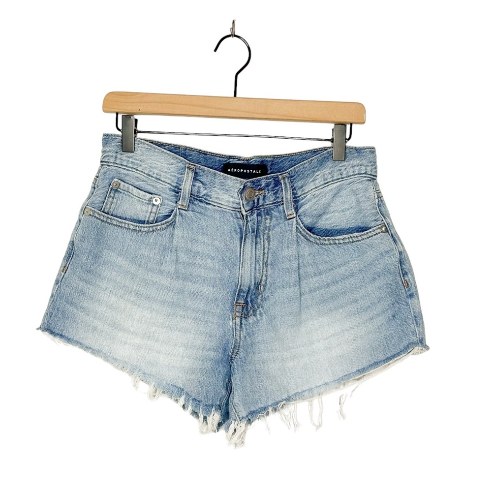 Aeropostale Womens Distressed Lightwash Cutoff Denim Jean Mom Shorts 4‎